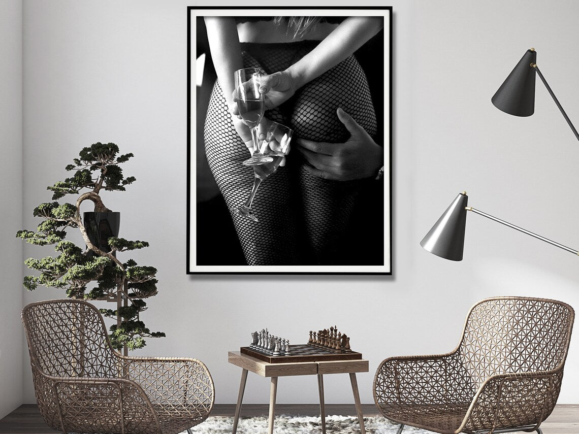 Wall Art 70cmx100cm Woman Drinking Wine In The Bar, Black Frame Canvas